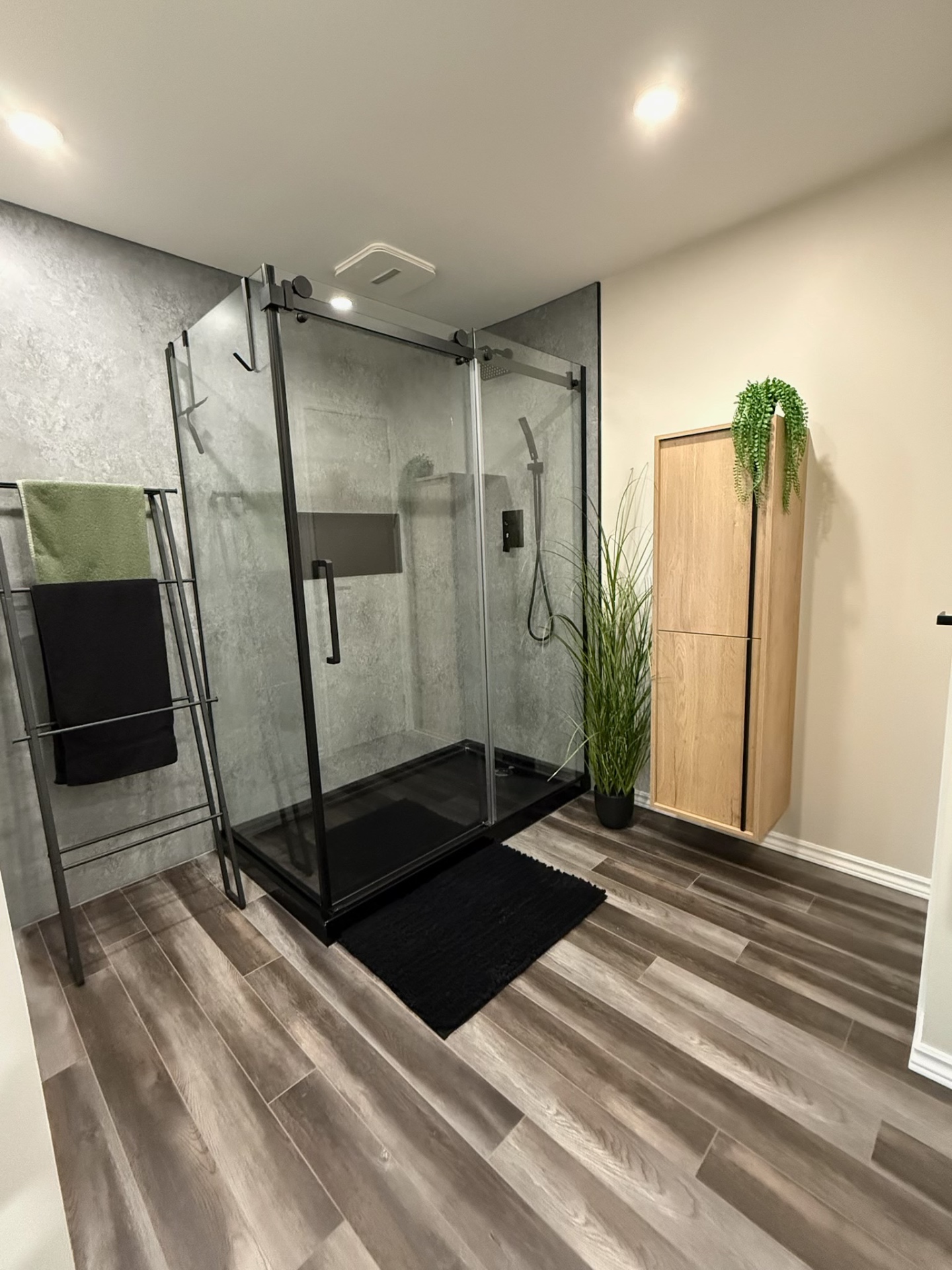 Salle de bain contemporaine